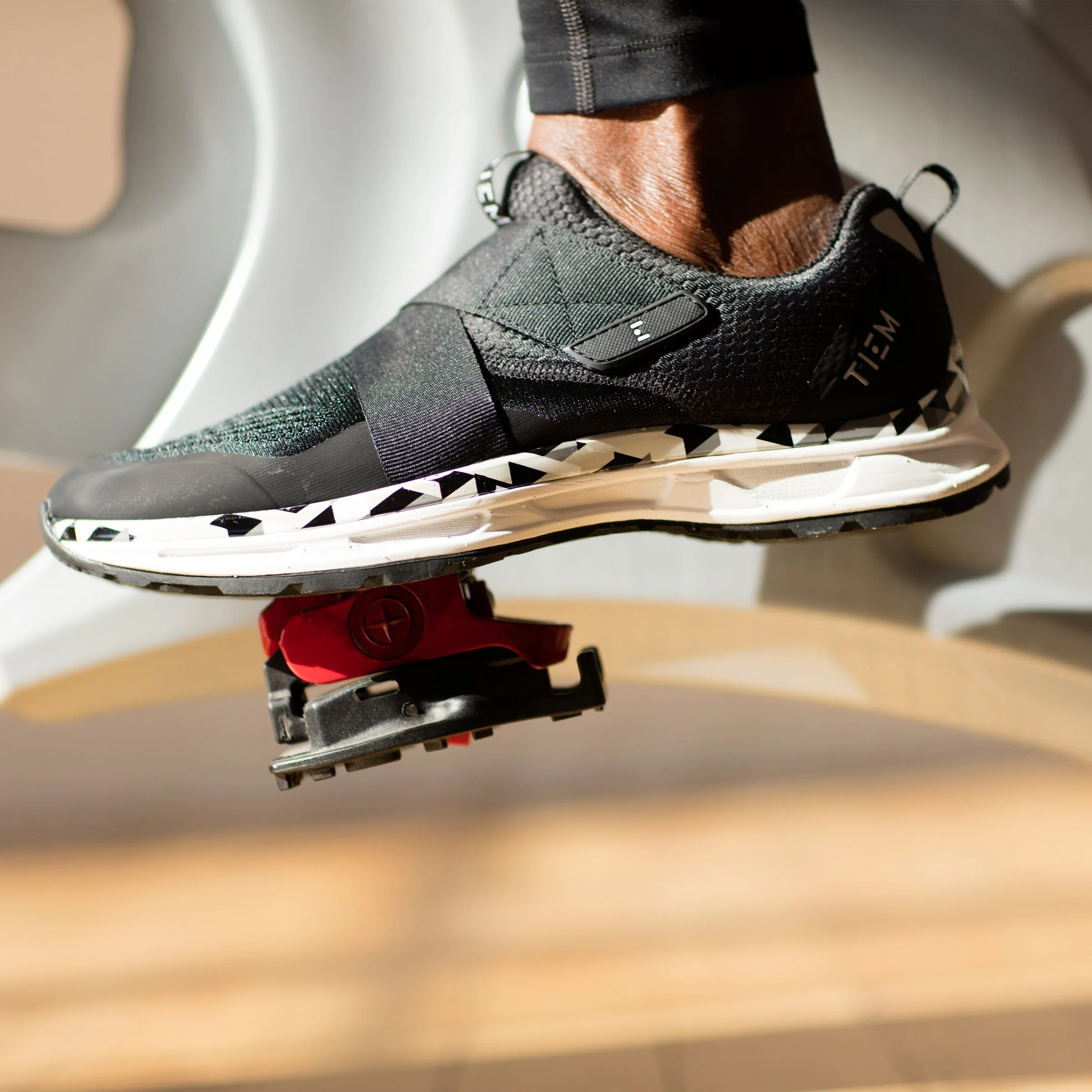 Slipstream Cycling Shoe - Image 7